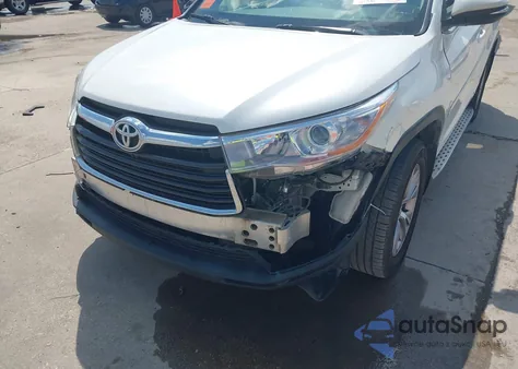 2015 Toyota Highlander Le Plus V6 z USA, uszkodzony, nr VIN 5TDZKRFH9FS117911